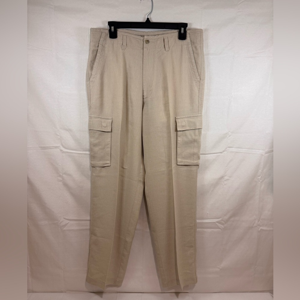 Tommy Bahama silk linen cargo pants size 33

In Excellent Condition! - Picture 2 of 14